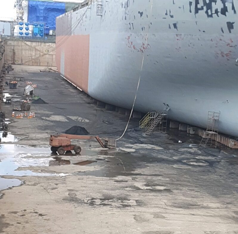 Conducerea Șantierului Naval din Mangalia, amendată de Garda de Mediu Constanța. Ce nereguli au găsit comisarii