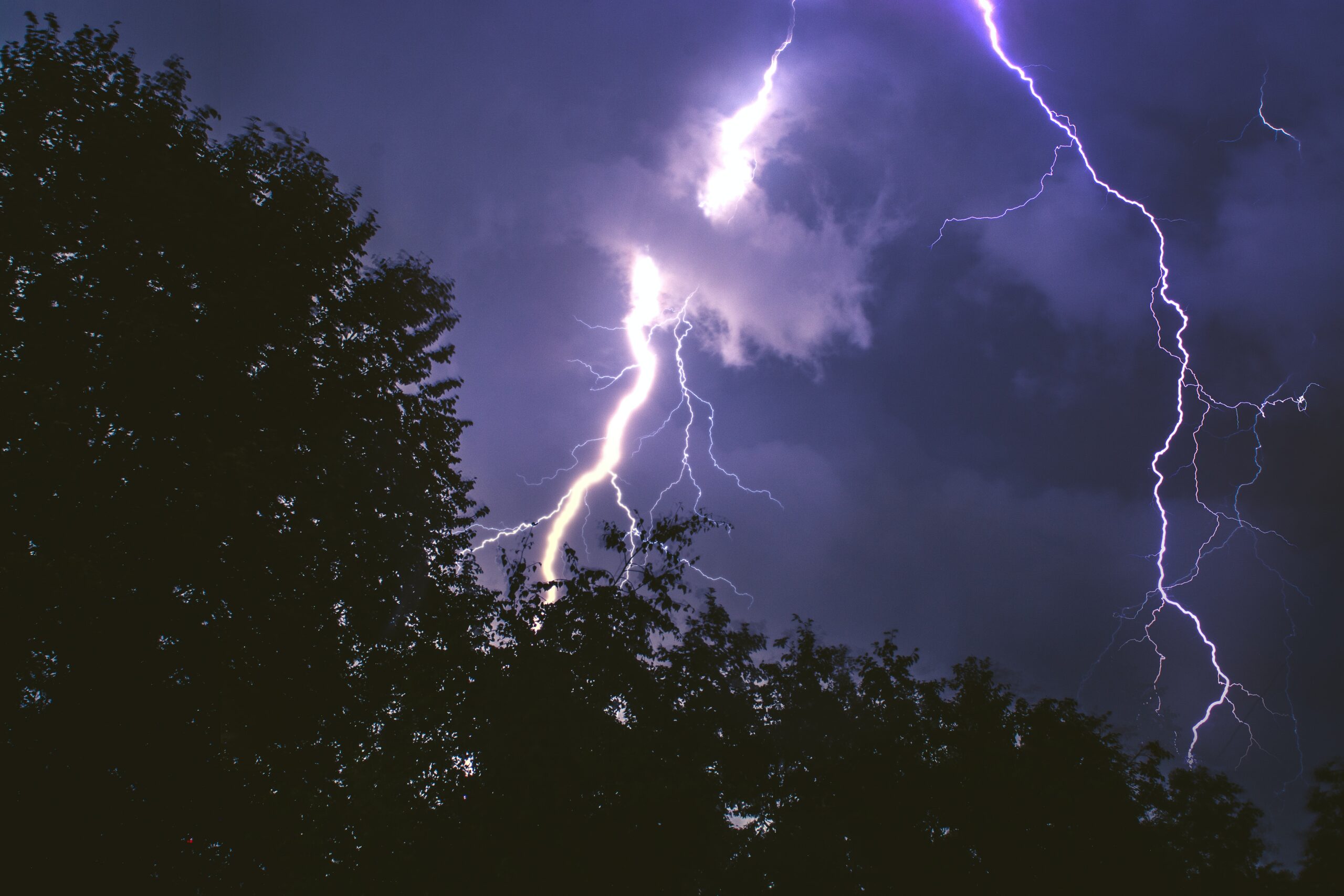 Județele Constanța și Tulcea, sub COD PORTOCALIU: Meteorologii anunță vijelii, grindină și furtuni