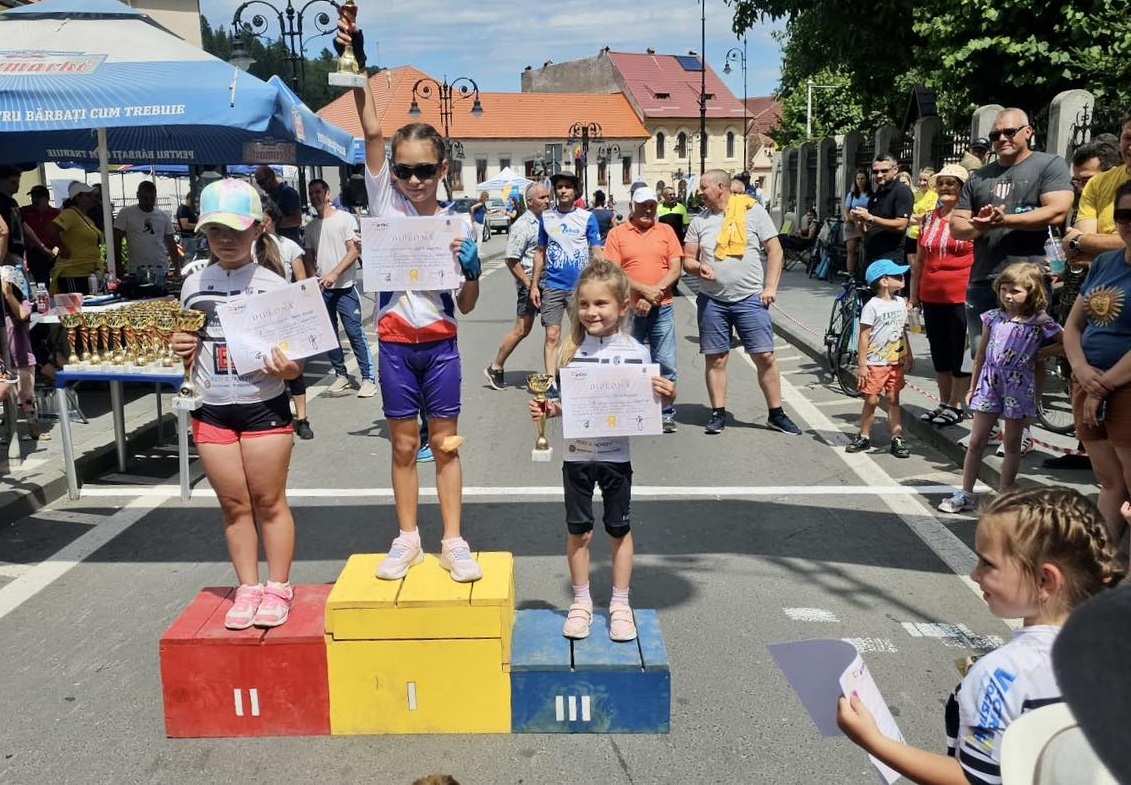 (FOTO) Daria Solomon (CS Medgidia), pe podium la Cupa Orașului Zărnești. Alți patru colegi au obținute rezultate frumoase