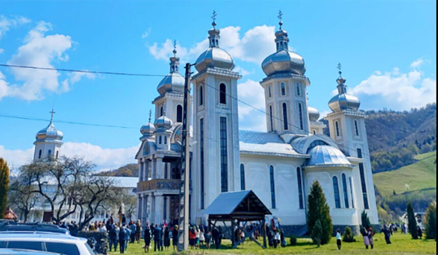 Starețul unei mănăstiri a dispărut mai multe luni: A fost văzut, ulterior, la propria nuntă