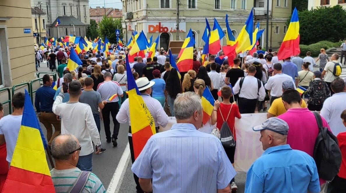 Protest AUR pe temele azilelor de bătrâni și școlilor din mediul rural: Evenimentul are loc mâine, în Piața Victoriei