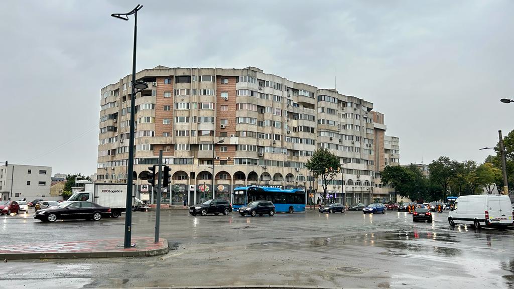 Timp de 5 zile se oprește TOTAL semaforizarea în intersecția de la Trocadero