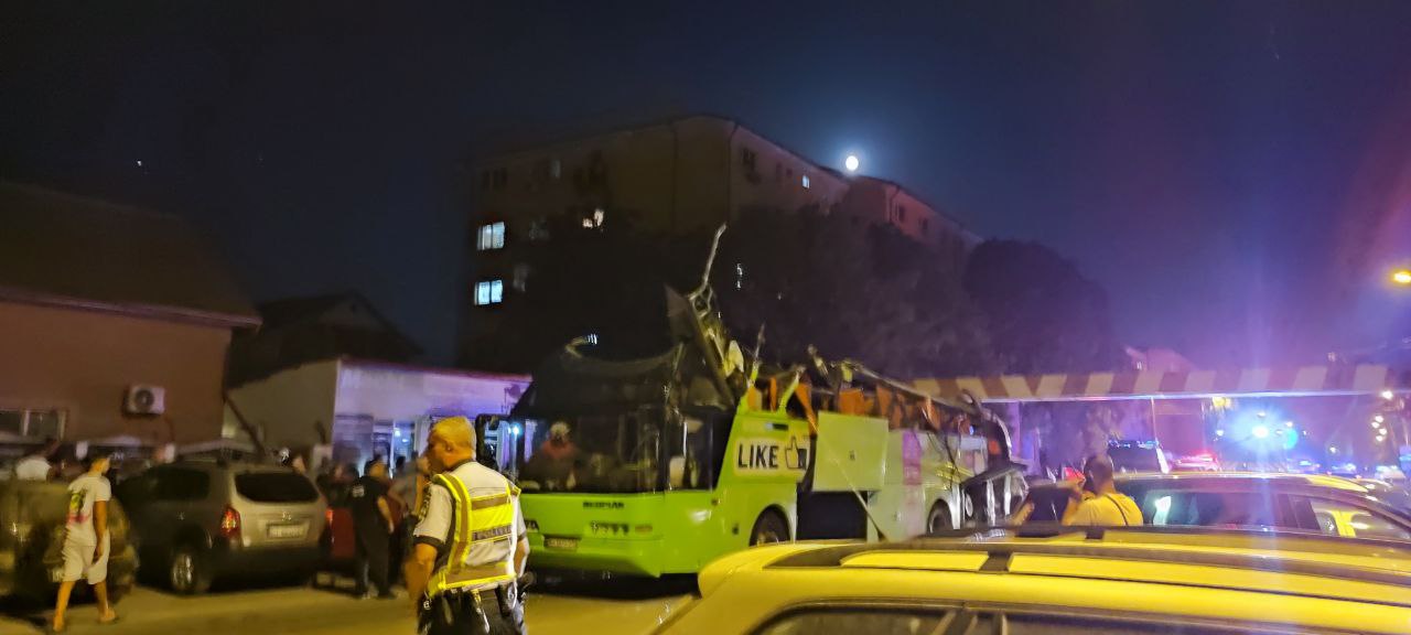 Ce greșeală ar fi făcut șoferul ucrainean implicat în accidentul din Năvodari: 8 oameni au ajuns la spital