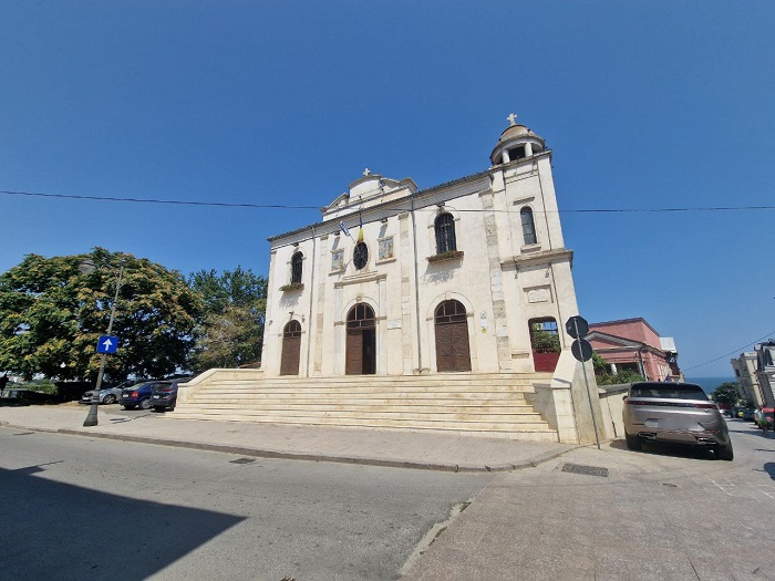 Comunitatea Elenă Elpis Constanța, moment de reculegere la Biserica Greacă pe 28 octombrie, în ziua MARELUI NU