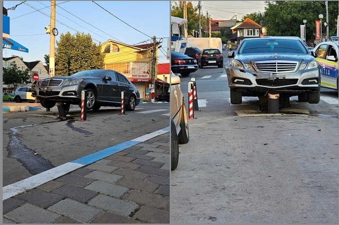 „O mașină parcată pe dos”: Ce s-a întâmplat cu mașina unui turist, aflată pe o stradă din Costinești