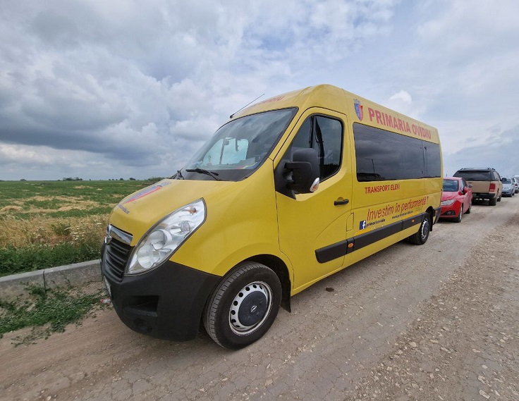 Primăria orașului Ovidiu caută șofer pentru microbuzul școlar