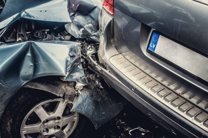 Un șofer beat a făcut praf cinci mașini în Costinești: Ce alcoolemie avea tânărul
