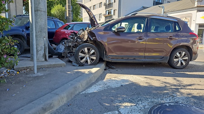 (FOTO) Accident rutier în zona Obor! Trei mașini au fost avariate
