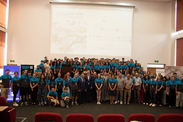 (FOTO) Patru elevi constănțeni au fost selectați pentru a participa la Școala de Vară de Știință și Tehnologie de la Măgurele