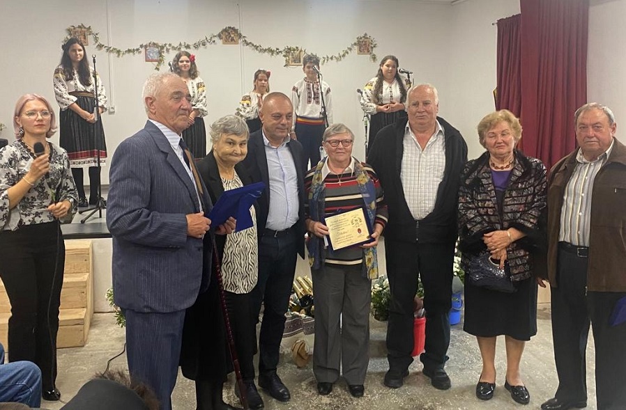 Primăria Corbu a sărbătorit și premiat cele mai longevive cupluri din comună