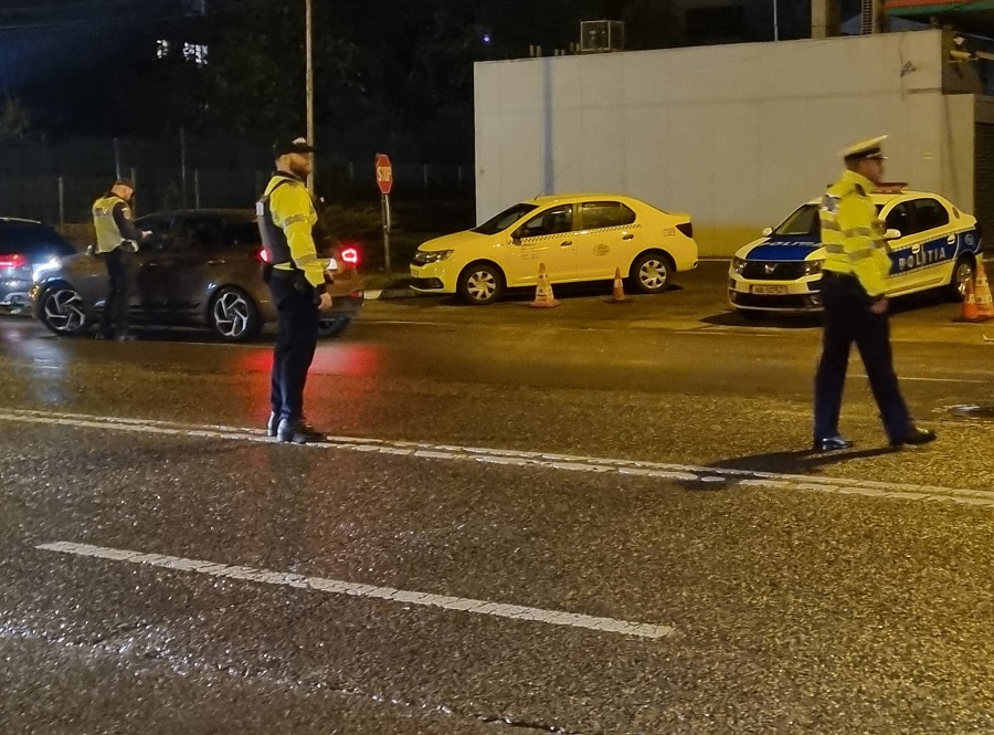 Polițiștii din Cernavodă au prins un șofer cu permisul de conducere falsificat: Acesta se plimba, liniștit, prin Mircea Vodă