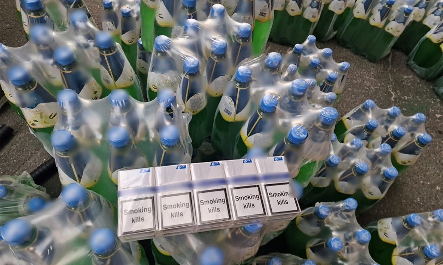 Țigări de contrabandă "acoperite" de limonadă