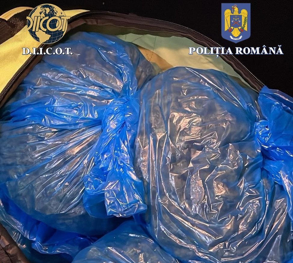 geantă cu droguri
