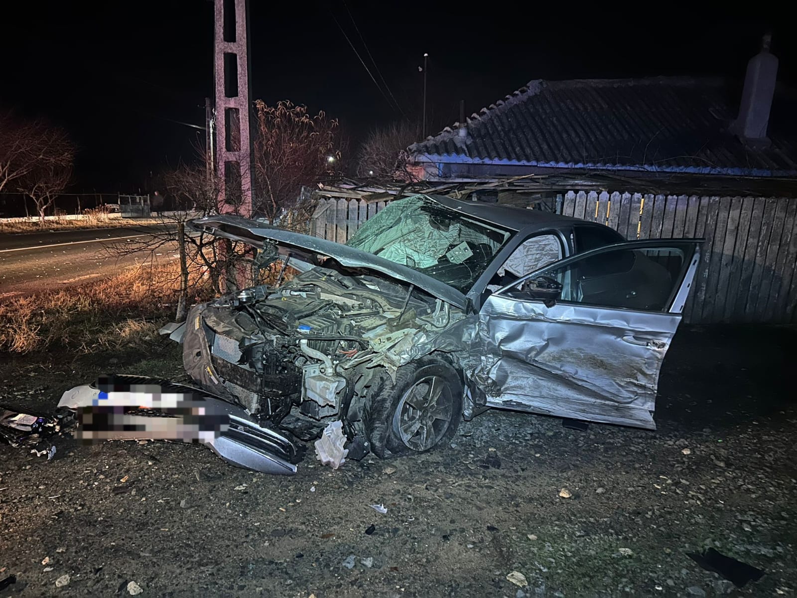 Coliziune între două autoturisme în localitatea Ștefan cel Mare. O victimă a ajuns la spital