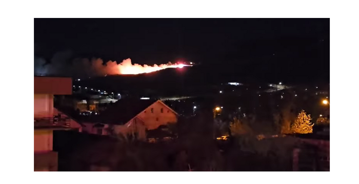 (VIDEO) Incendiu de la artificiile de Revelion, pe Muntele Pietricica din Piatra Neamț
