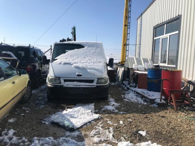 unul dintre vehiculele scoase la licitație