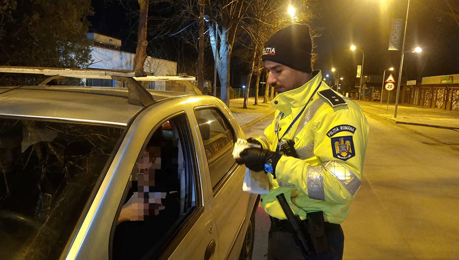 Un șofer posibil drogat, prins de polițiști în comuna Mihail Kogălniceanu