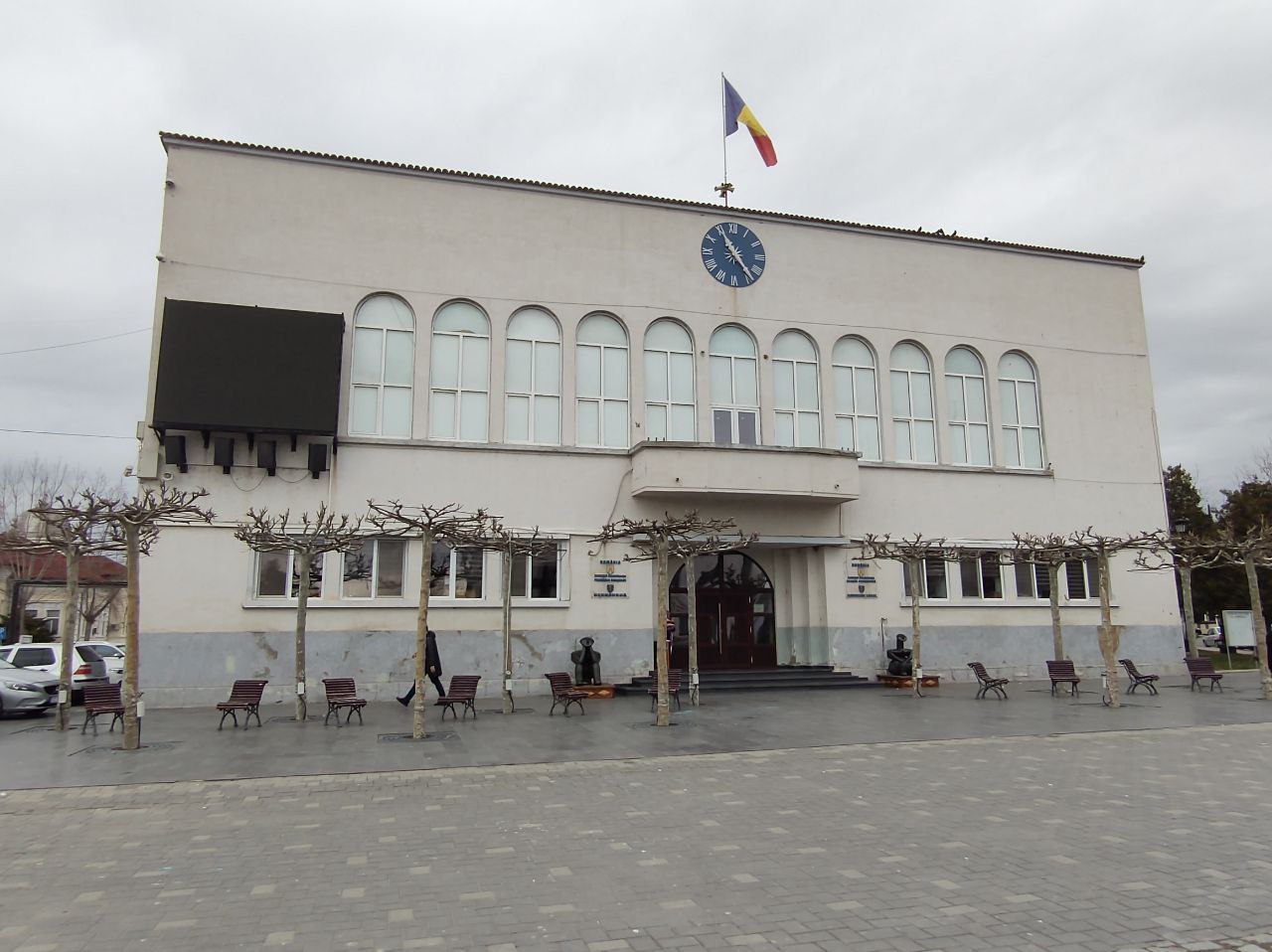 Primăria Cernavodă a mai încheiat încă un contract cu o firmă din Slatina, abonată la banii instituțiilor publice din județul Constanța