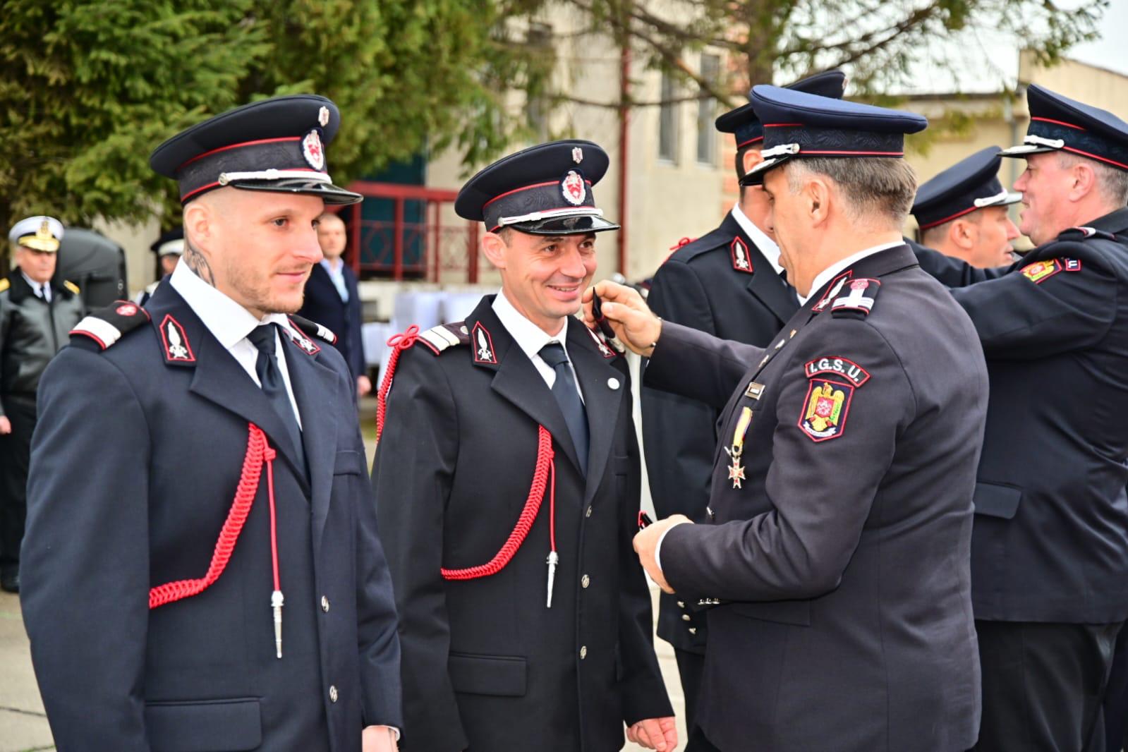 (FOTO) Un ofițer și șapte subofițeri din cadrul ISU Dobrogea au fost înaintați în grad de Ziua Protecției Civile