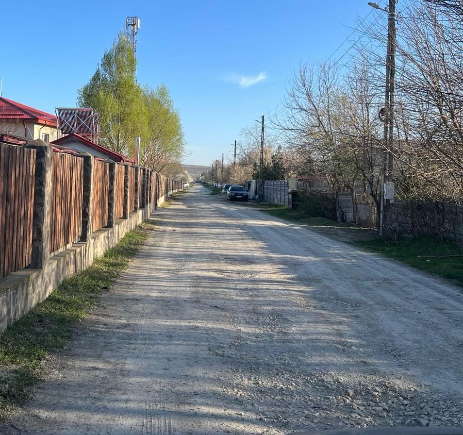 Primăria Crucea a scos la licitație contractul de asfaltare a trei kilometri de străzi din Stupina și Crișan