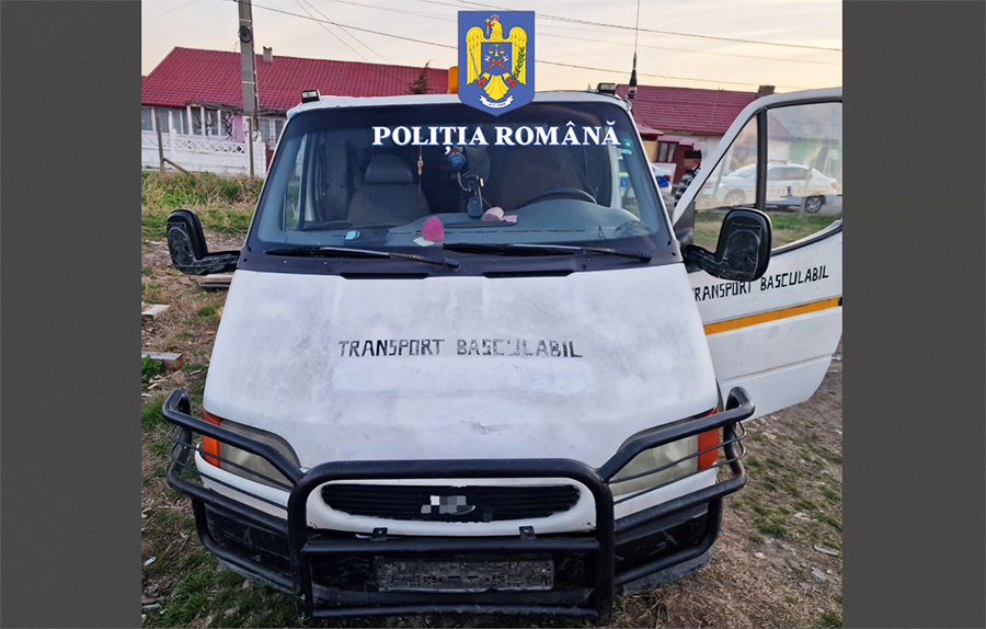 Polițiștii cernavodeni au prins în Mircea Vodă un șofer beat și fără permis: Autoutilitara pe care o conducea avea numere false