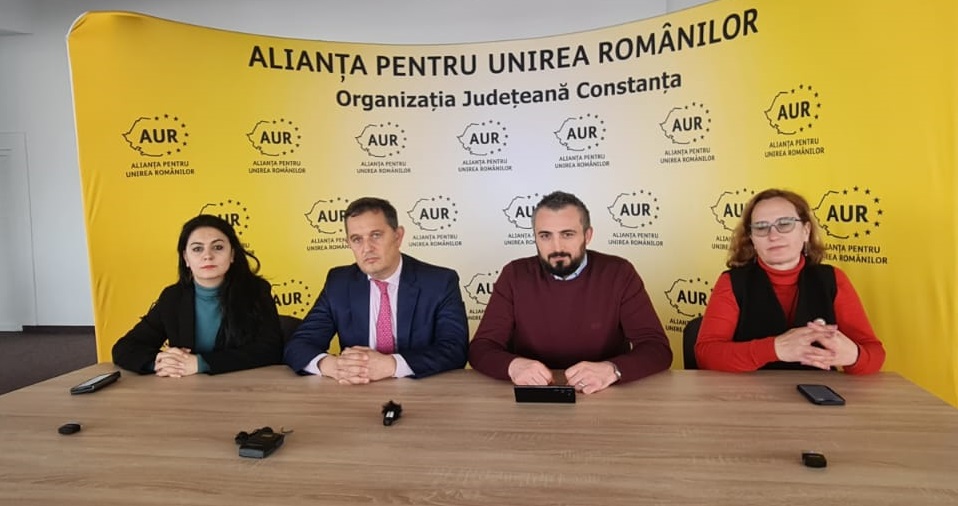 (FOTO/VIDEO) Conferință de presă organizată la sediul AUR Constanța. Candidații la europarlamentare dezbat probleme de interes național