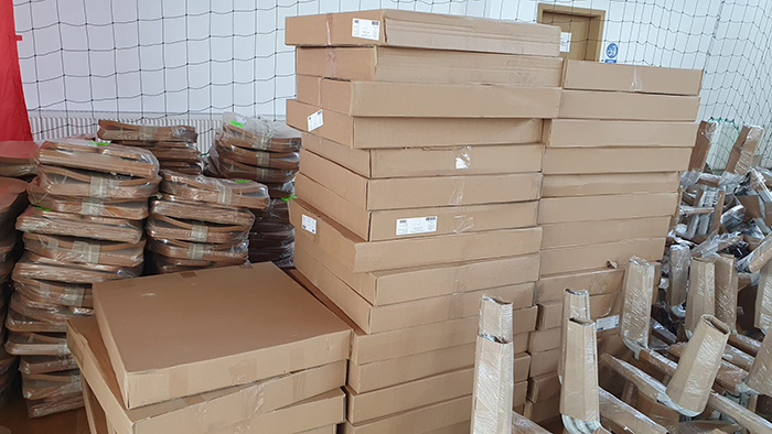 O colaboratoare mai veche a Primăriei Castelu va furniza și dotările didactice ale laboratoarelor pentru școala din comună. Câți bani cheltuiește autoritatea locală