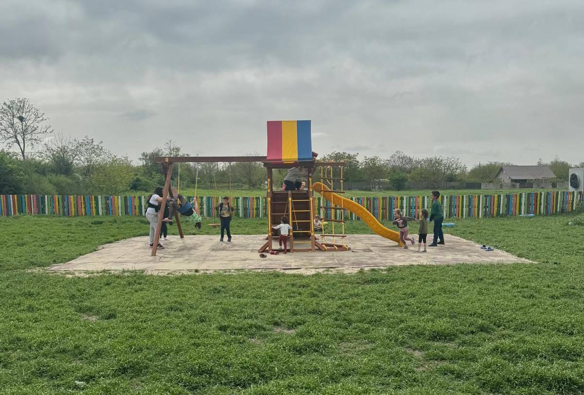 Primăria Bărăganu a amenajat locuri de joacă în cele două sate ale comunei