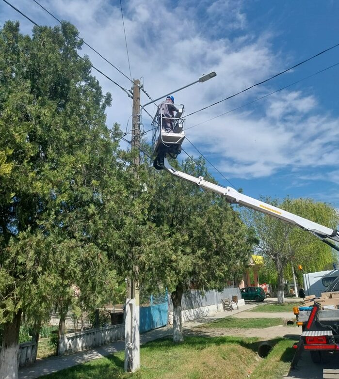 Lucrări la sistemul de iluminat public