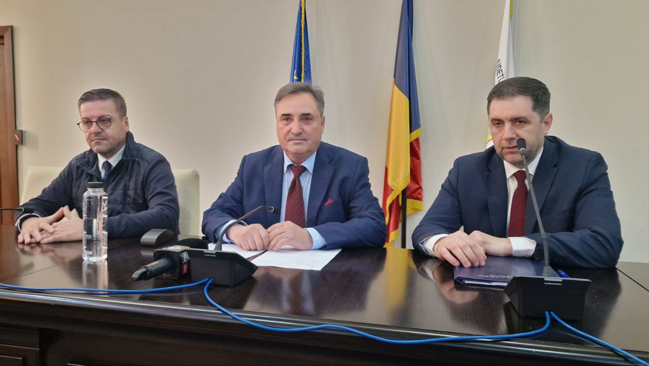 Consilierii județeni au votat proiectul privind documentația de atribuire a contractului de delegare a Serviciului public de transport județean