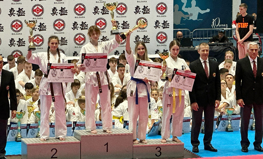 FOTO Karatiștii Clubului Oyama din Constanța au urcat pe podiumul Campionatului European de la Varna