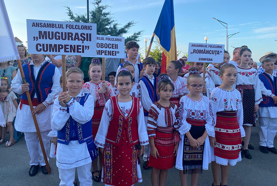 Ansambluri foclorice Cumpăna