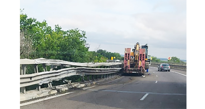 ATENȚIE! Un ansamblu rutier a rămas imobilizat pe Autostrada A2, în zona orașului Cernavodă: Traficul este restricționat