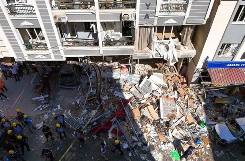 Explozie devastatoare într-un restaurant din Turcia: S-au înregistrat cel puțin patru morți și 20 de răniți