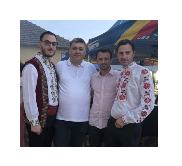 VIDEO Locuitorii din Negureni, comuna Băneasa, au sărbătorit, în prima zi de Rusalii, ziua satului
