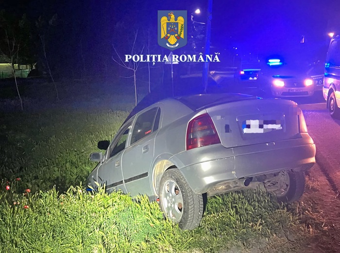 Valu lui Traian: Beat criță, un șofer a intrat cu autoturismul într-un șanț și a fugit de la locul accidentului. Pe lângă pagubă s-a ales și cu dosar penal