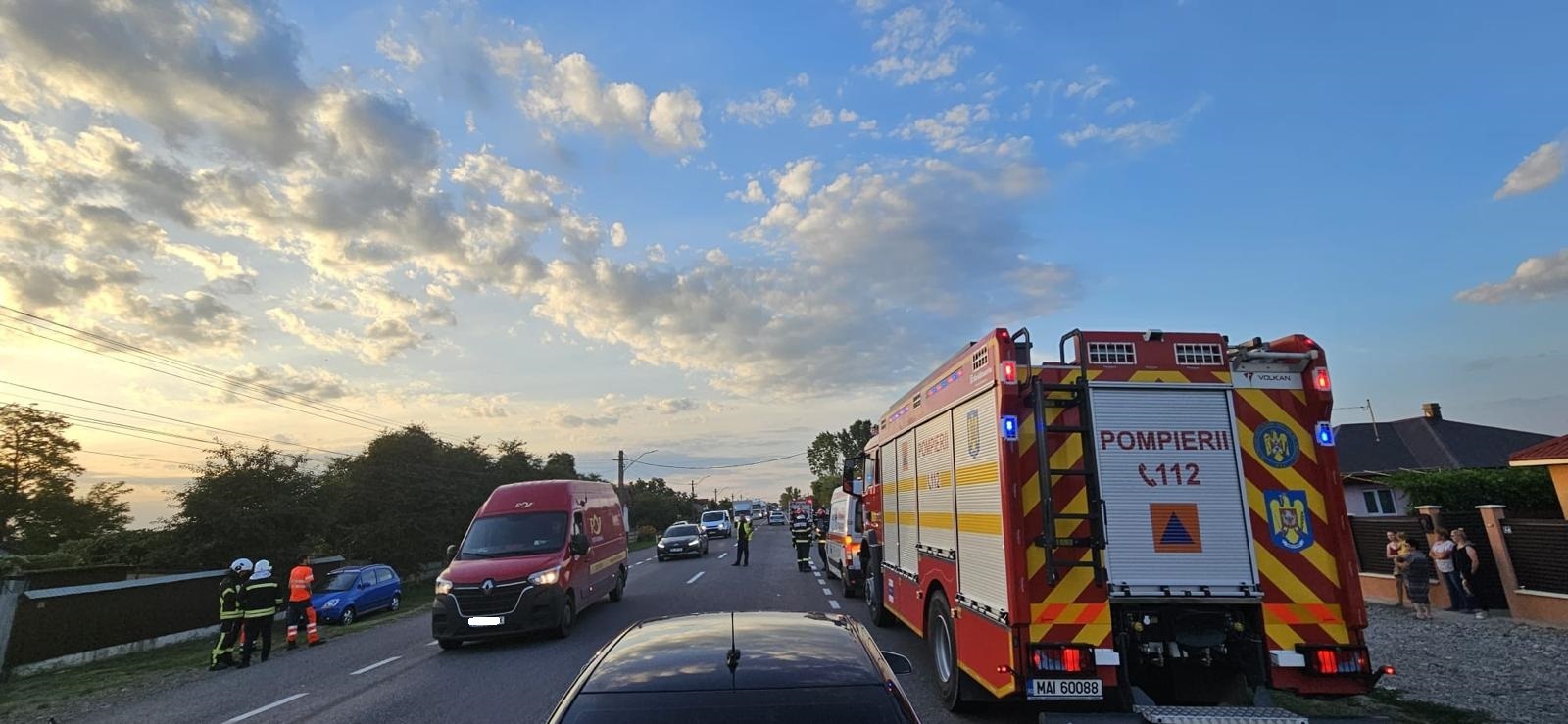 Accident GRAV între un autoturism și un autocar: Planul Roșu de Intervenție a fost activat