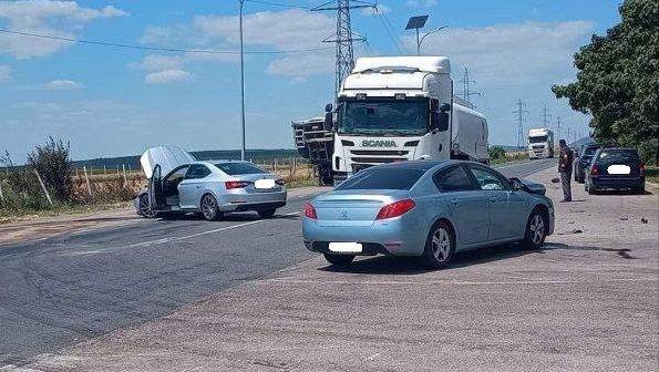 Accident rutier cu victime, în apropiere de comuna Greci. Două autoturisme au fost avariate de impact