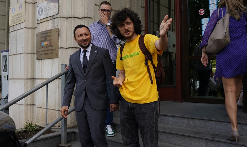 Activiștii Greenpeace cer demisia ministrului Mediului, după emiterea acordului de mediu pentru proiectul Neptun Deep