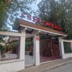 De la 2,5 milioane de euro în 2024, la 1 milion de euro. Proprietarii unui imobil din Satul de Vacanță nu reușesc să își vândă bunul