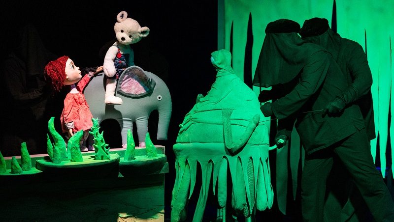 Ce spectacole pun în scenă actorii de la Teatrul Căluțul de Mare din Constanța în ultima săptămână din luna mai