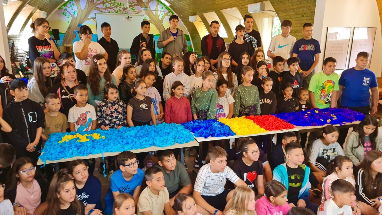 FOTO Și anul acesta UDTTMR a organizat tabere pentru copiii de la Școala Comunitară. Ce obiective au vizitat cei mici vara aceasta