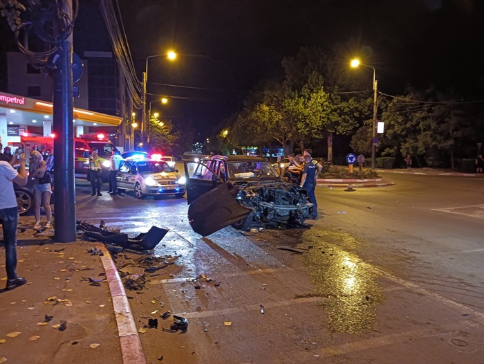 Constanța: Accident cumplit la intersecția străzilor Soveja și Primăverii. Șoferul care a produs accidentul fugea de polițiști. Cinci persoane au ajuns la spital