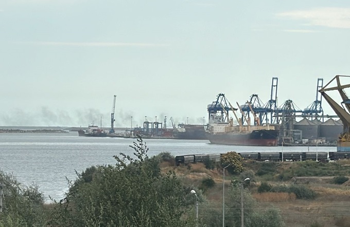 Fum gros de pe mare