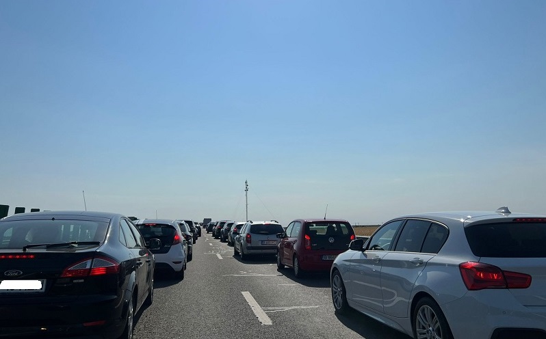 Aglomerație pe Autostrada A2 la început de minivacanța: S-a format coloană de mașini și au fost mai multe accidente