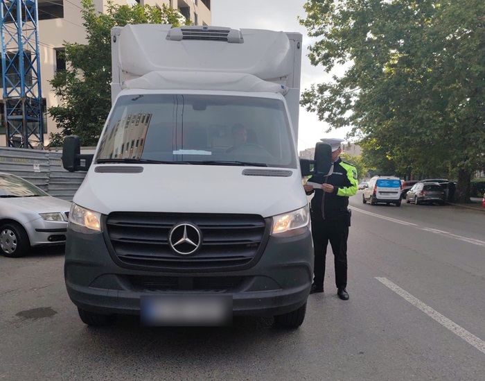 Atenție, șoferi! Evită aplicarea de sancțiuni pentru lipsa autorizației de folosire a tramei stradale și a avizului de traseu