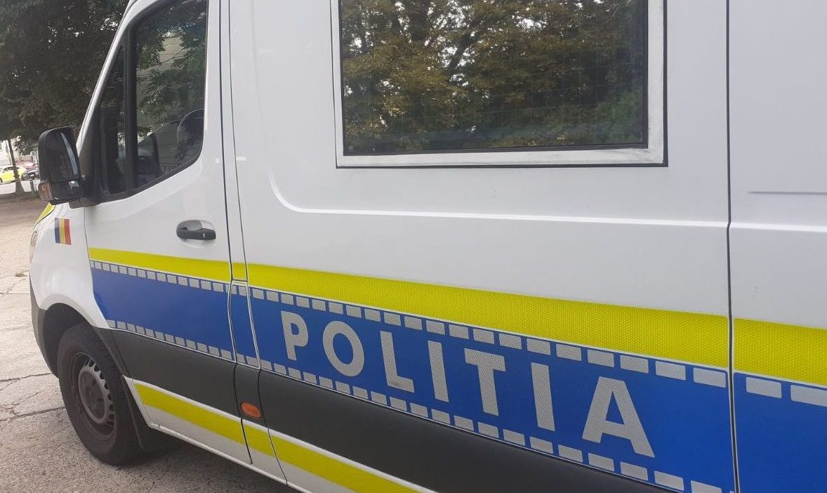 Scandal MONSTRU pe strada Siracuza din Constanța: Minor de 16 ani, ÎNCĂTUȘAT de polițiști