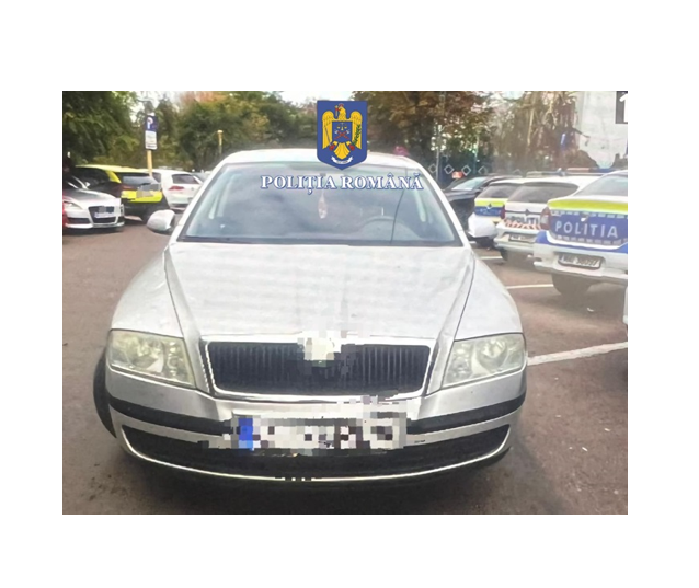 Prinsă cu ocaua mică: O femeie a vrut să-i păcălească pe polițiști. A mințit că se afla la volanul mașinii care a lovit un alt autoturism într-o parcare