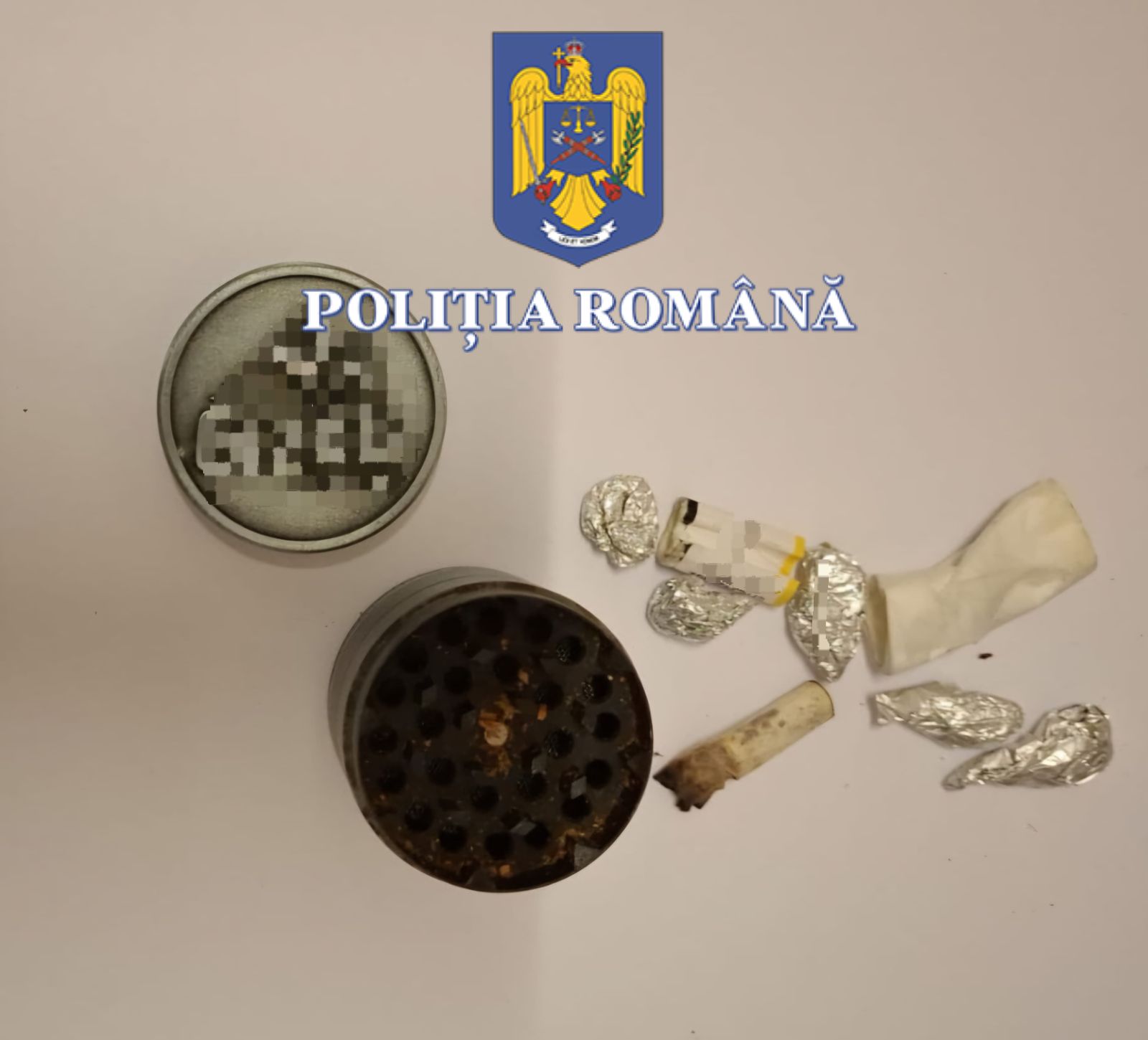 Doi bărbați de 22 și 25 de ani au fost depistați cu substanțe psihoactive într-un autoturism din Constanța