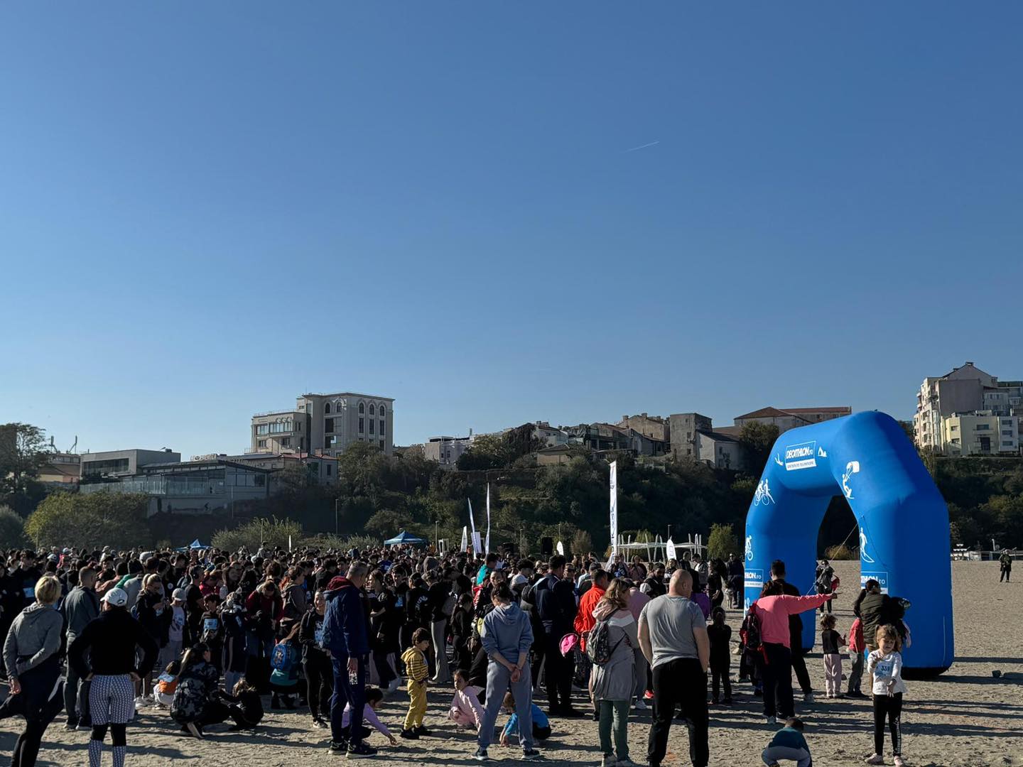 Crosul Mării Negre 2024: Peste 1400 de participanți au alergat pentru un ecosistem marin mai curat și sănătos